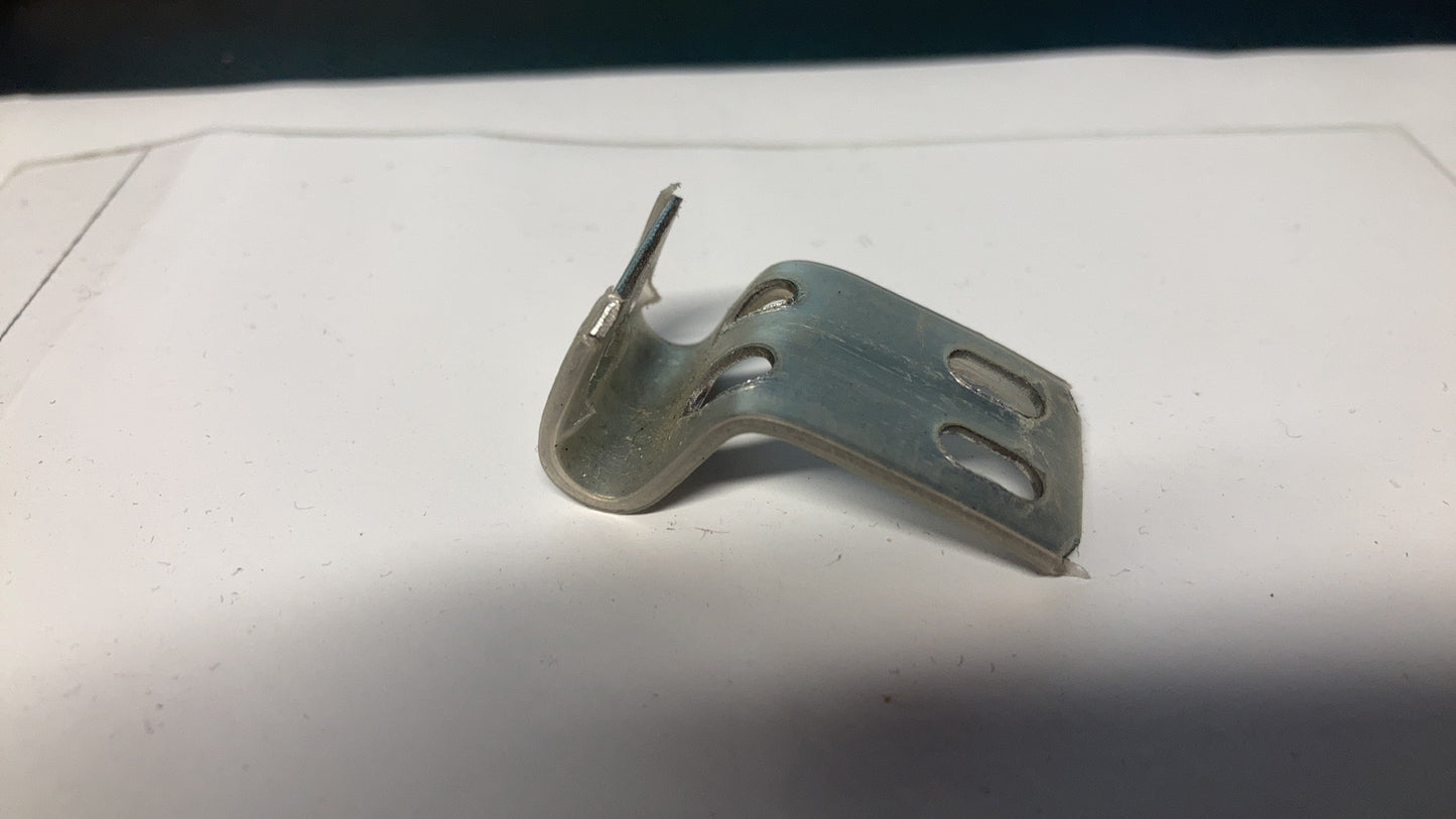 Half Cover 6 Holes P Shape EK Clips For Upholstery Zig Zag Spring
