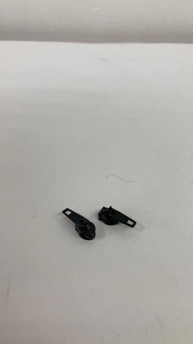 Zippers & Sliders, Size #4.5, Black & White