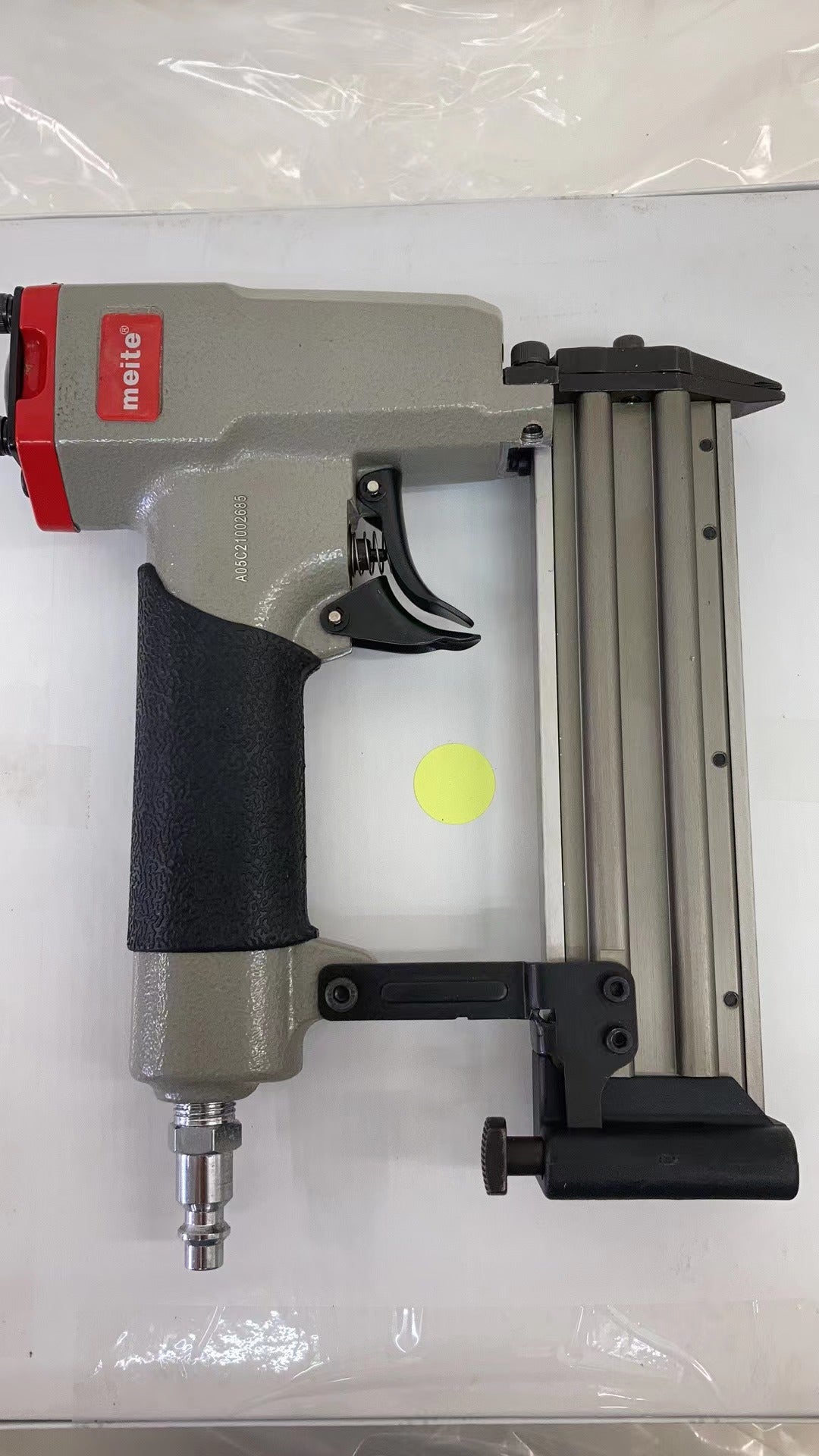 Headless Micro Pin Nailer P630C, 23 Gauge 3/8" to 1-3/16" Leg